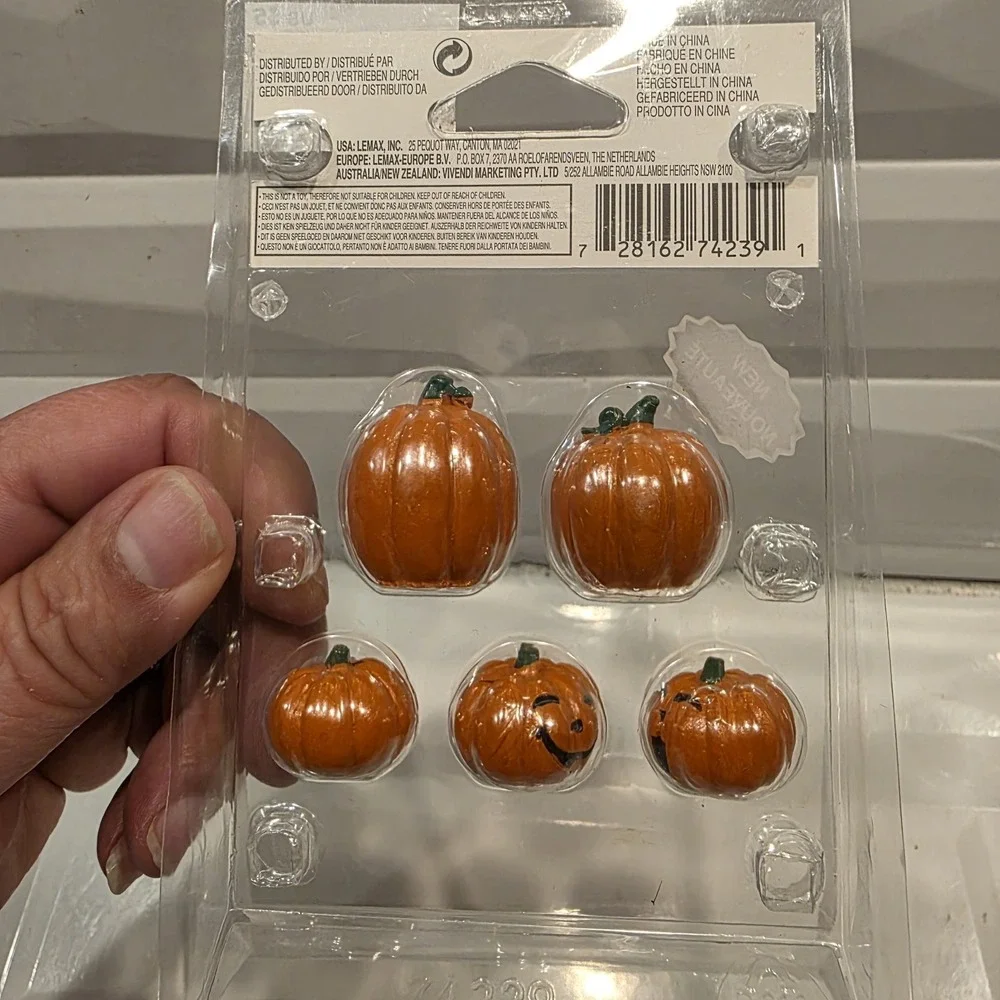 2015 Lemax Haunted Birdhouse W/ Black Cat #64051 & Pumpkins #74239 NIP‎